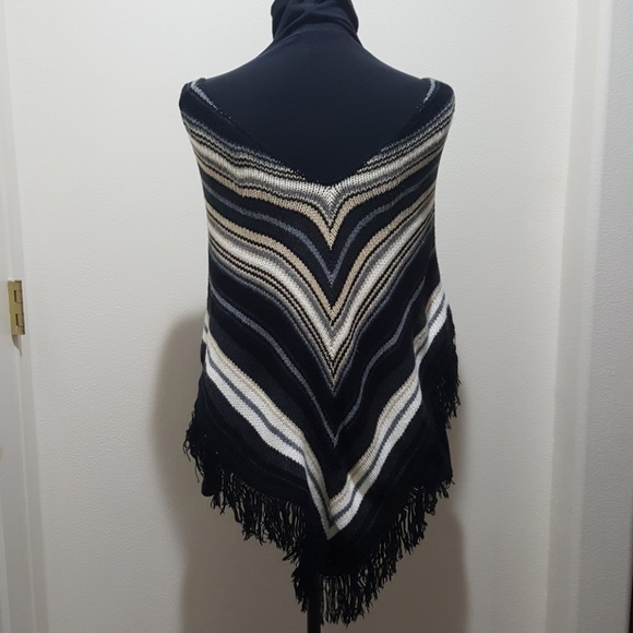 Multicolored Knitted Shawl - Picture 2 of 3